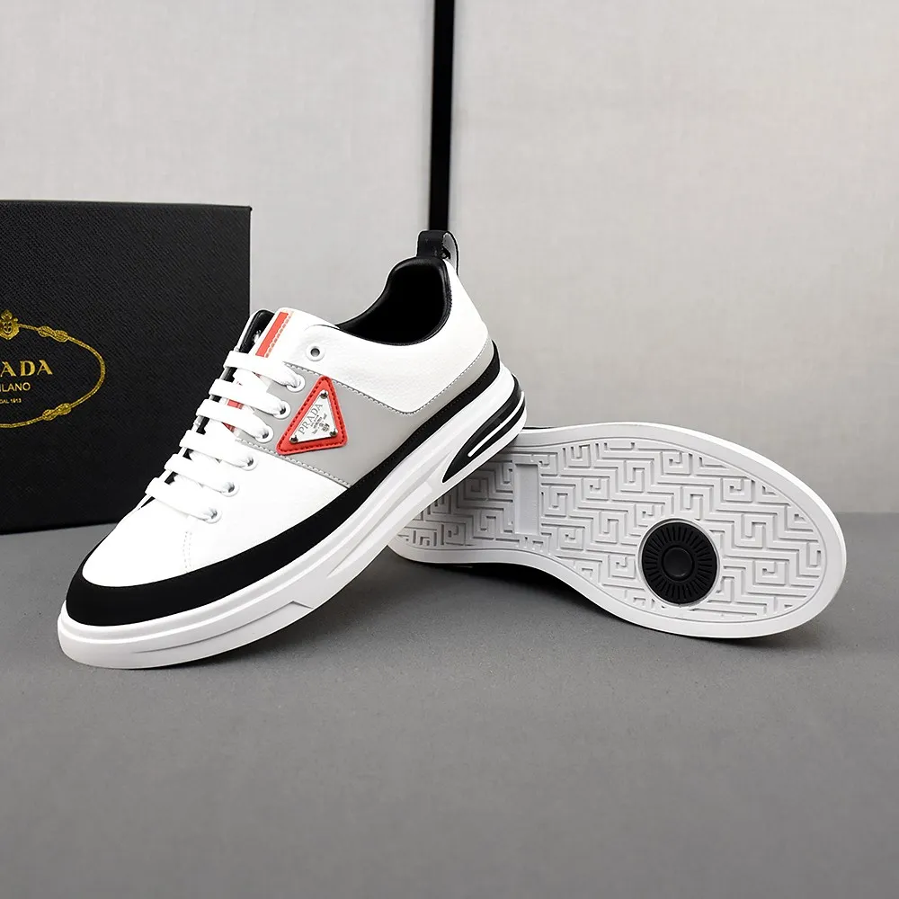 PP400🌻🌻🌻【Prada·PRADA】set off the audience! An international brand that is constantly innovating. This men's casual shoe is the original version. It is made of cowhide leather at a ratio of one to one at the store. It has leather feet and rubber non-slip outsole. It is breathable and comfortable. Quality speaks for itself. 👄38-44